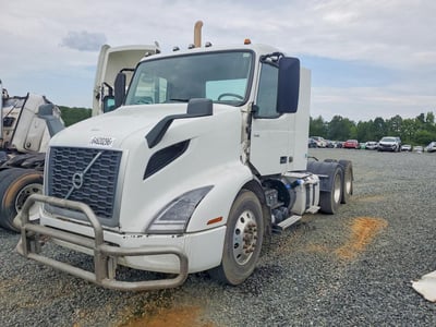 2019 Volvo Vnr64t
