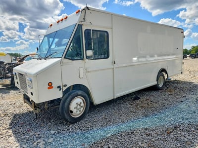 2000 Freightliner MT45 Chassis
