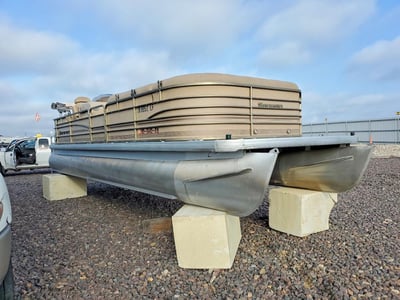 2007 Godfrey Boat