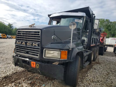 1993 Mack Cl653