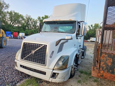 2017 Volvo VNL