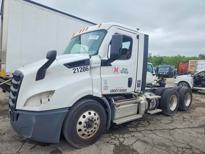 2021 Freightliner Cascadia 116 Day Cab