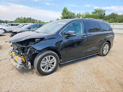 2023 Toyota Sienna Hybrid