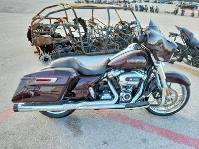 2022 Harley-Davidson FLHX