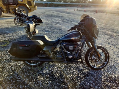 2025 Harley-Davidson FLHX