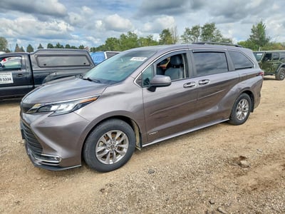 2021 Toyota Sienna Hybrid