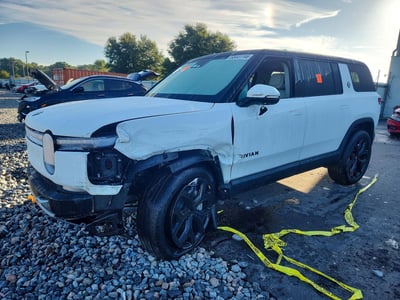 2025 Rivian R1S