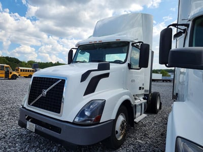 2017 Volvo VNL