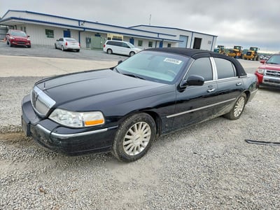 2003 Lincoln Town Car