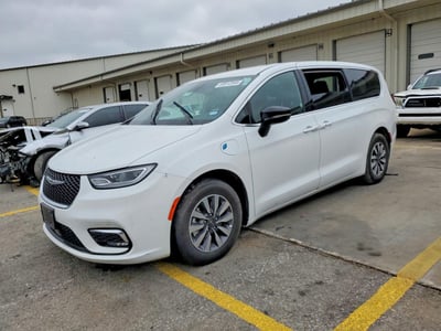 2025 Chrysler Pacifica Hybrid