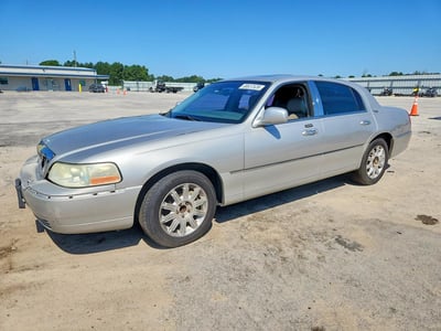 2006 Lincoln Town Car