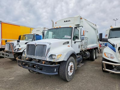 2004 International 7400