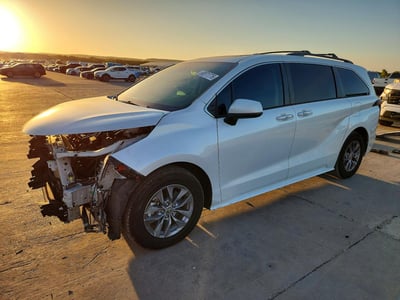 2023 Toyota Sienna Hybrid