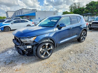 2022 Volvo XC40