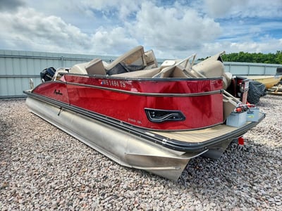 2022 Avalon Boat