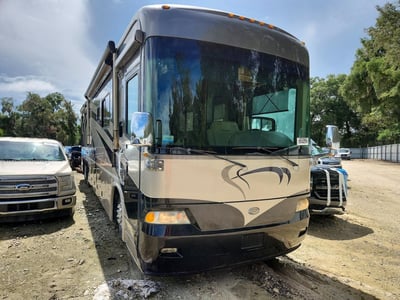 2005 Country Coach Allure