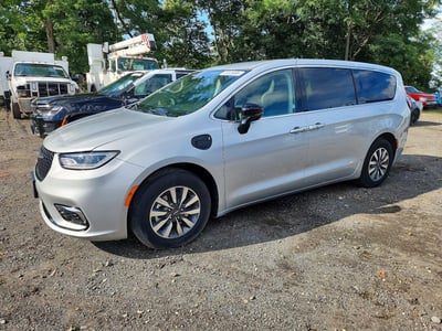2024 Chrysler Pacifica Hybrid
