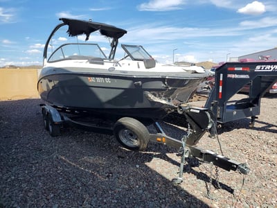 2016 Yamaha Boat