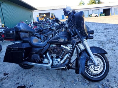 2013 Harley-Davidson FLHTCUI