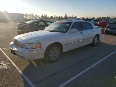 2003 Lincoln Town Car