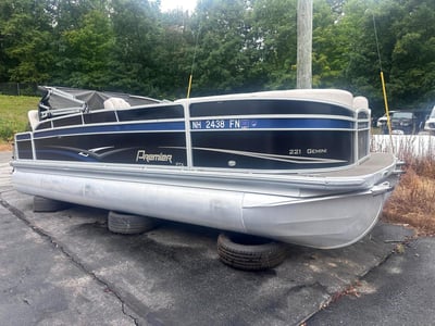 2012 Premier 221 Gemini
