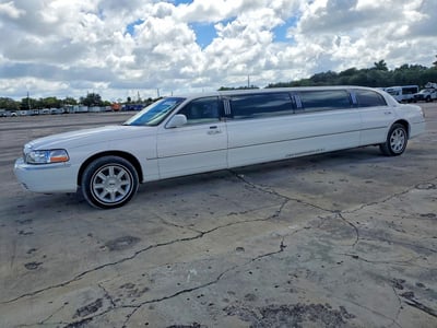 2008 Lincoln Town Car