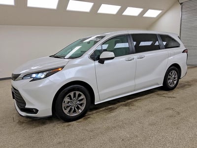 2025 Toyota Sienna Hybrid