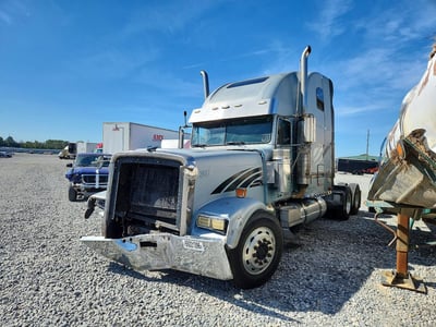 2002 Freightliner FLD120