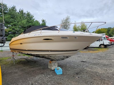 2005 Sea Ray 225 Weekender