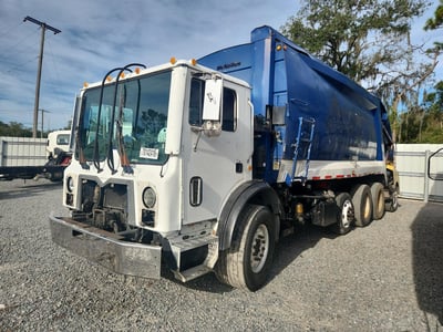 2014 Mack Mru613