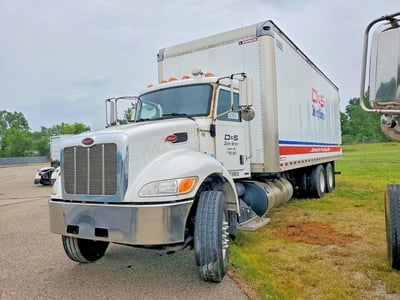 2016 Peterbilt 348