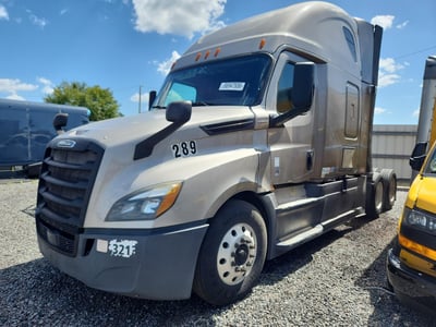 2019 Freightliner Cascadia 123