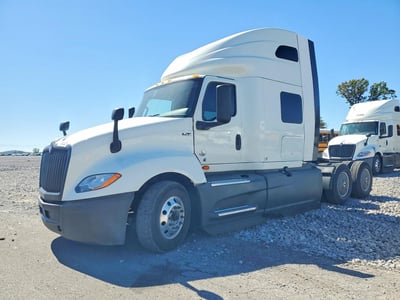 2022 International LT625