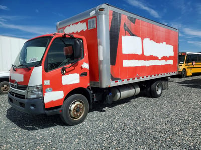 2017 Hino 195