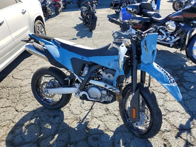 2025 Suzuki DR-Z400SM