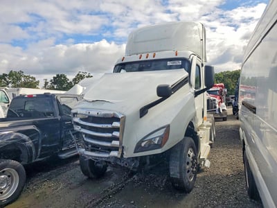 2023 Freightliner Cascadia 126
