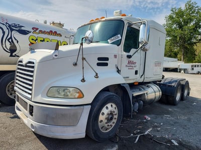 2010 Mack CXU613