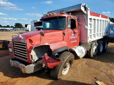 1997 Mack Rd688s
