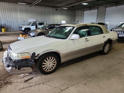 2003 Lincoln Town Car