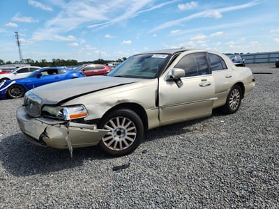2005 Lincoln Town Car