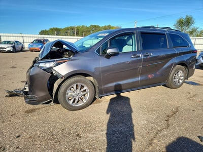 2023 Toyota Sienna Hybrid