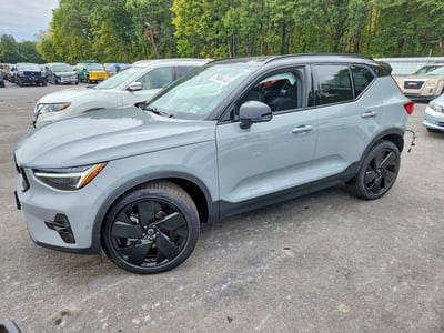 2026 Volvo XC40