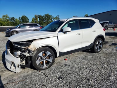 2023 Volvo XC40