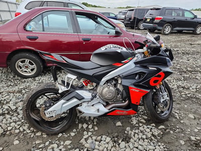 2024 Aprilia Rs