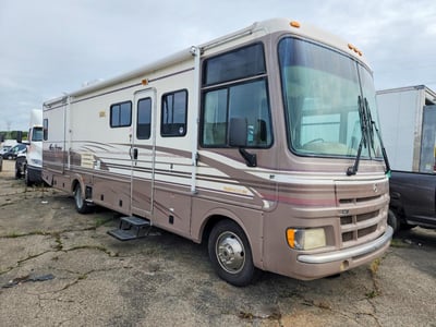 2000 Ford F53
