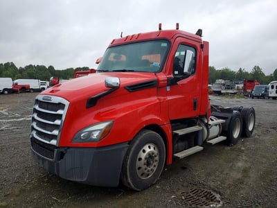 2020 Freightliner Cascadia 126