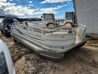 2010 Sun Tracker Boat W/trl