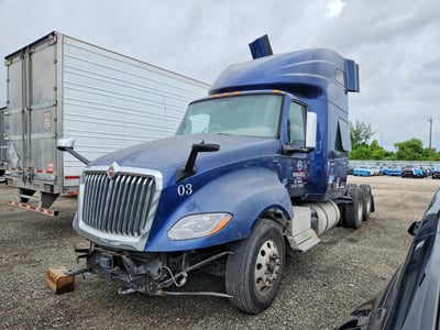 2019 International lt625 High Rise Sleeper Truck