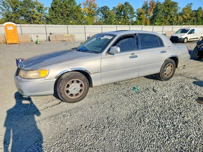 1999 Lincoln Town Car