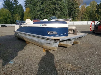 2022 Avalon Boat